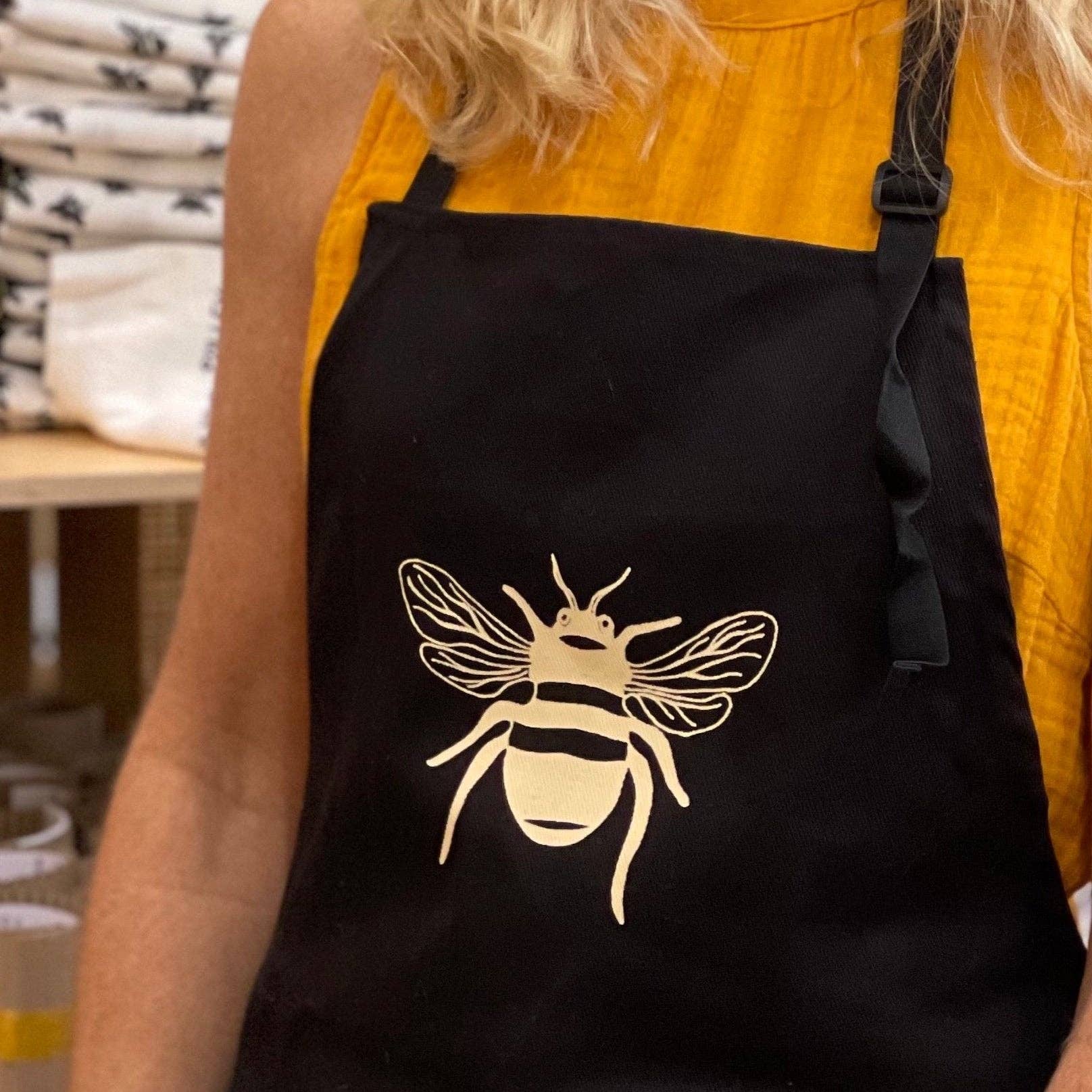 Bee Apron Black
